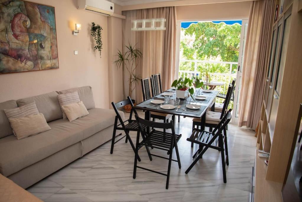 Piso con Jardín Málaga Exterior foto