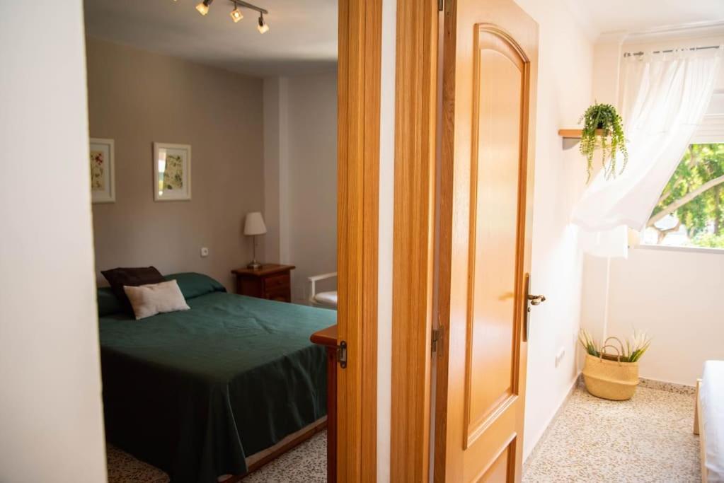 Piso con Jardín Málaga Exterior foto