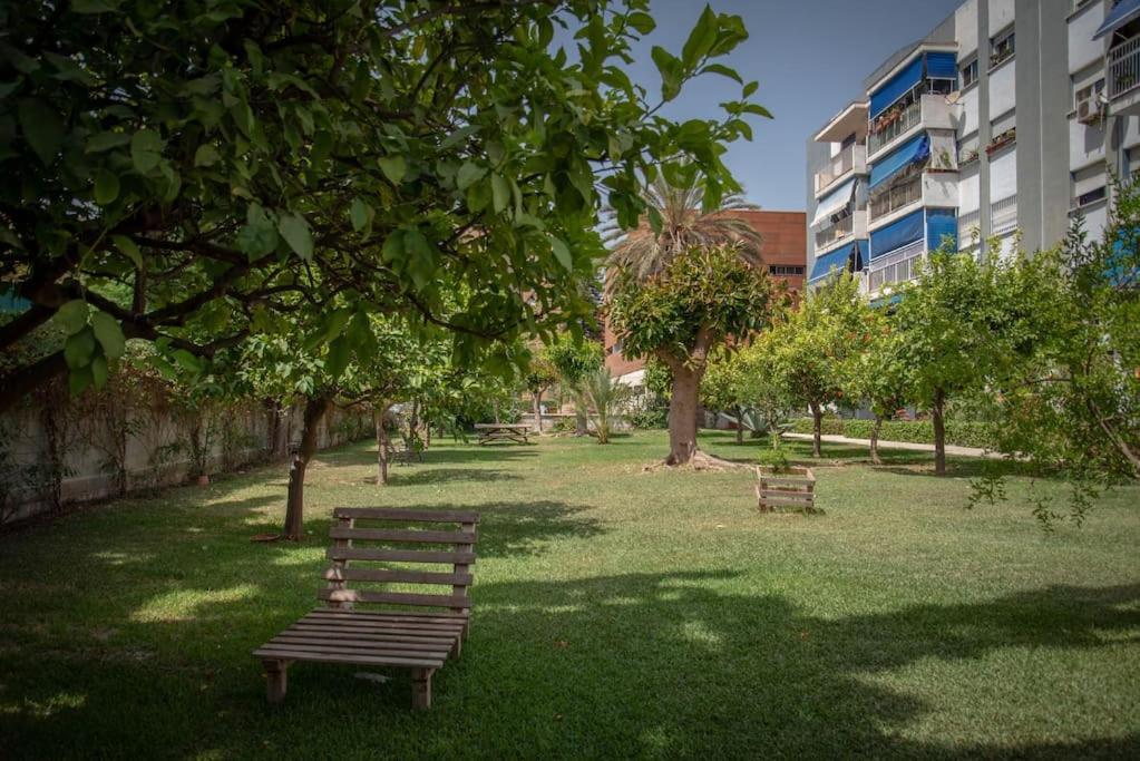 Piso con Jardín Málaga Exterior foto