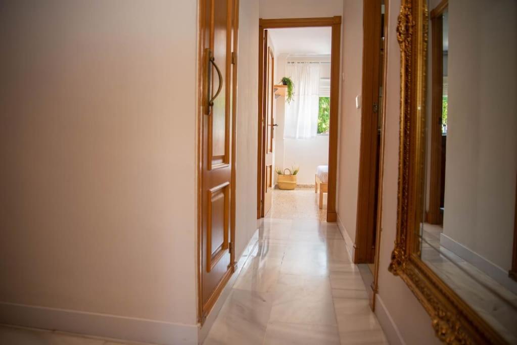 Piso con Jardín Málaga Exterior foto